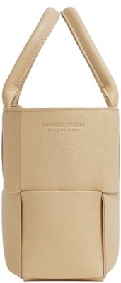 葆蝶家 Arco 迷你手提包 浅米色 Order 葆蝶家 Arco 迷你手提包 浅米色