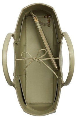 葆蝶家 Arco 托特包 米色 Lookbook 葆蝶家 Arco 托特包 米色