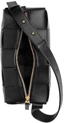 Tas Selempang Bottega Veneta Brick Cassette Small Intreccio Hitam Lookbook Tas Selempang Bottega Veneta Brick Cassette Small Intreccio Hitam