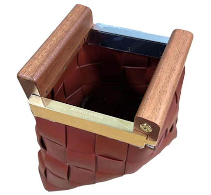 Bottega Veneta BV Beg Tangan Snap Clutch Warna Rust Lookbook Bottega Veneta BV Beg Tangan Snap Clutch Warna Rust