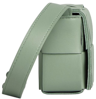 Bottega Veneta Candy Cassette Beg Mini Intreccio New Sauge Crossbody. Order Bottega Veneta Candy Cassette Beg Mini Intreccio New Sauge Crossbody.