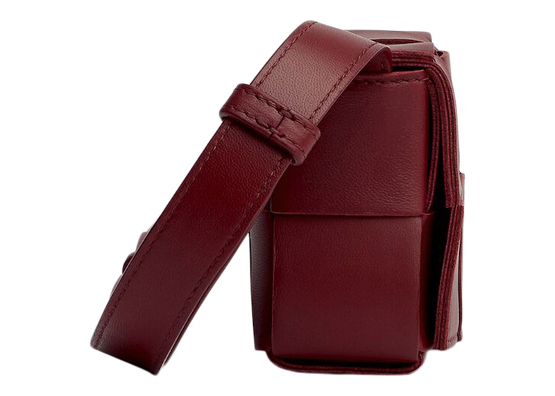 Order Bottega Veneta Candy Cassette Beg Sandang Mini Intreccio Bordeaux