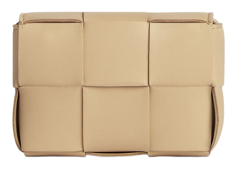 Lookbook Bottega Veneta Candy Cassette Bolso Bandolera Mini Intreccio Porridge