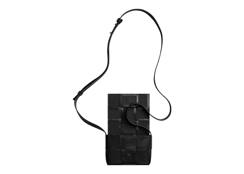 Lookbook Bolso Cruzado Mini Bottega Veneta Candy Cassette Intreccio Negro