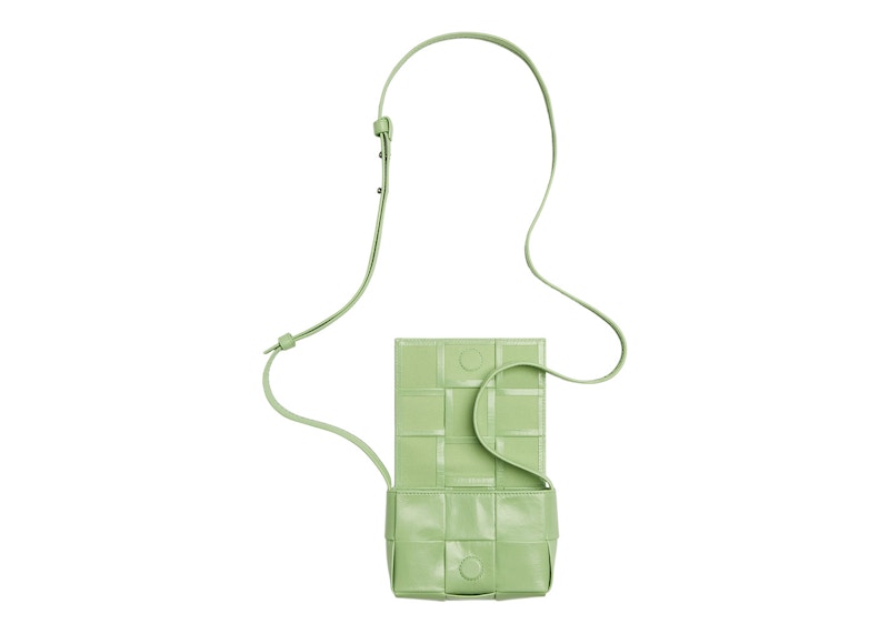 Lookbook Bottega Veneta Candy Cassette Crossbody Bag Mini Intreccio Pistachio