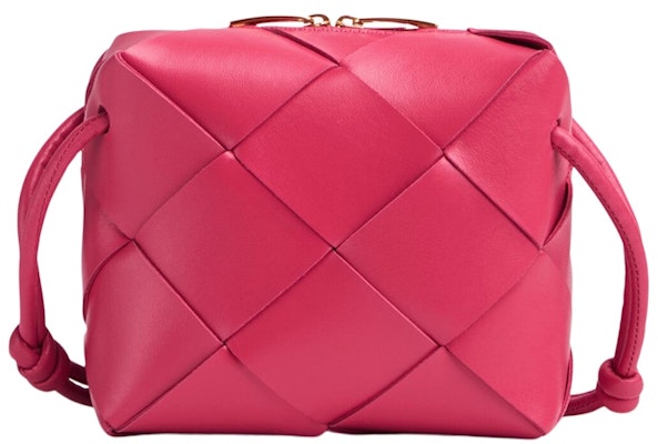 Bottega Veneta Cassette Kamera Beg Mini Cranberry Buy Bottega Veneta Cassette Kamera Beg Mini Cranberry