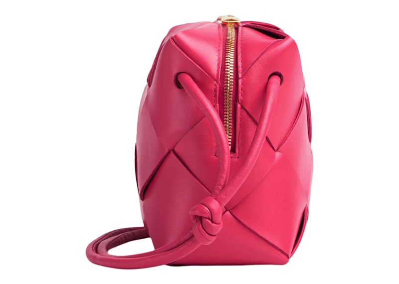 Order ボッテガ・ヴェネタ カセット カメラバッグ ミニ クランベリー。