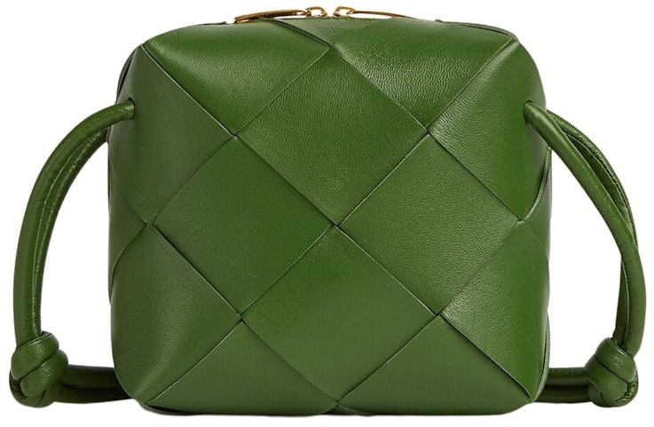 bottega-veneta-cassette-camera-bag-mini-intreccio-avocado