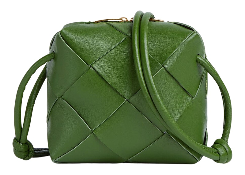 Lookbook Bolso Cámara Mini Bottega Veneta Cassette Intreccio Avocado