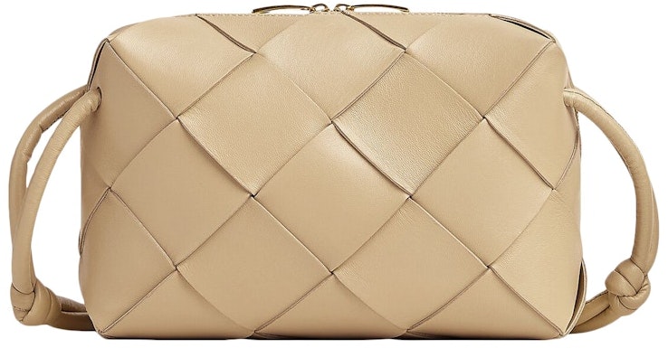 bottega-veneta-cassette-camera-bag-small-intreccio-porridge
