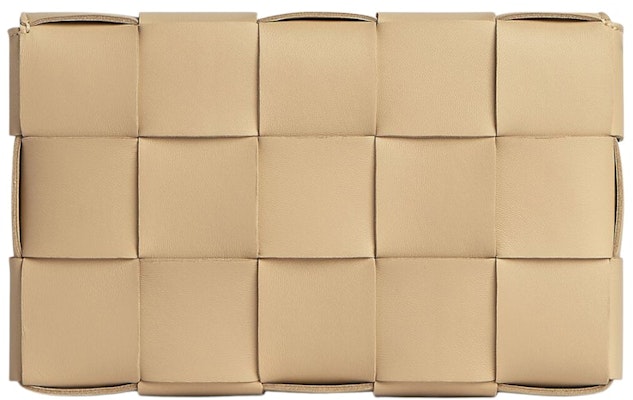 Bottega Veneta餃子包編織燕麥色斜挎包 Lookbook Bottega Veneta餃子包編織燕麥色斜挎包