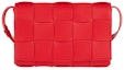 Buy Bottega Veneta Cassette Beg Crossbody Intreccio Merahbatu