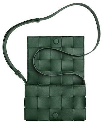 Bottega Veneta Cassette Crossbody Bag Kecil Intreccio Raintree Lookbook Bottega Veneta Cassette Crossbody Bag Kecil Intreccio Raintree