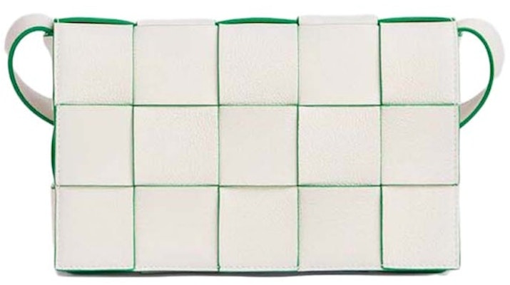 葆蝶家 编织卡带包 白色/鹦鹉绿 Buy 葆蝶家 编织卡带包 白色/鹦鹉绿