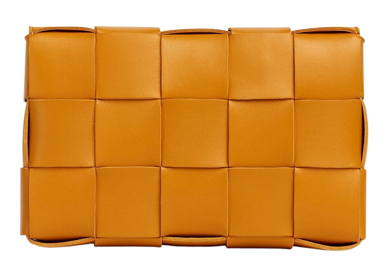 Lookbook ボッテガ・ヴェネタ カセットイントレッチョ クロスボディバッグ コブ