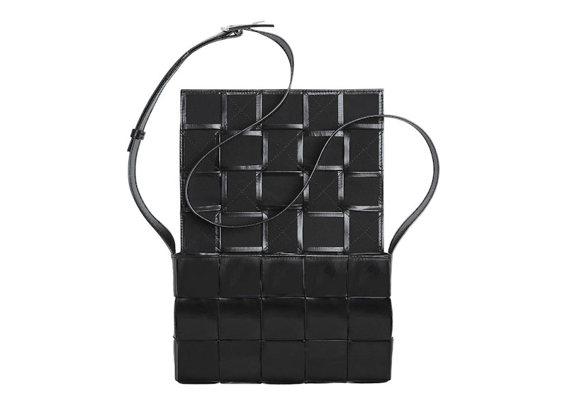 Order ボッテガ・ヴェネタ カセットイントレチャオ クロスボディバッグ 中サイズ ブラック