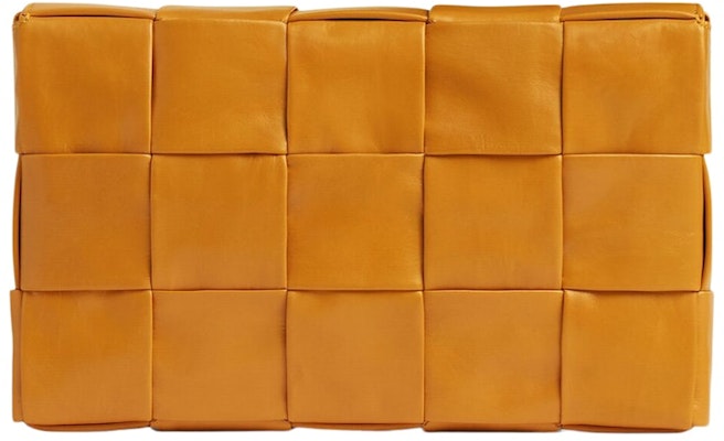 Bottega Veneta Cassette Intreccio Crossbody Bag Medium Cob Lookbook Bottega Veneta Cassette Intreccio Crossbody Bag Medium Cob