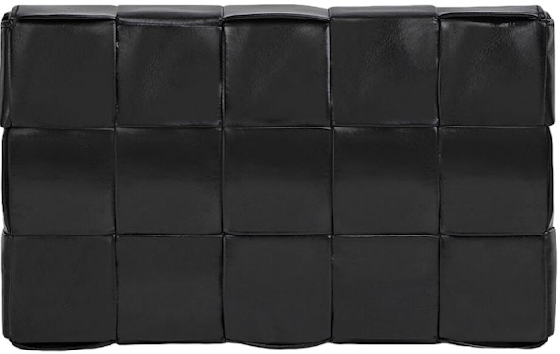 ボッテガ・ヴェネタ カセットイントレチャオ クロスボディバッグ 中サイズ ブラック Lookbook ボッテガ・ヴェネタ カセットイントレチャオ クロスボディバッグ 中サイズ ブラック