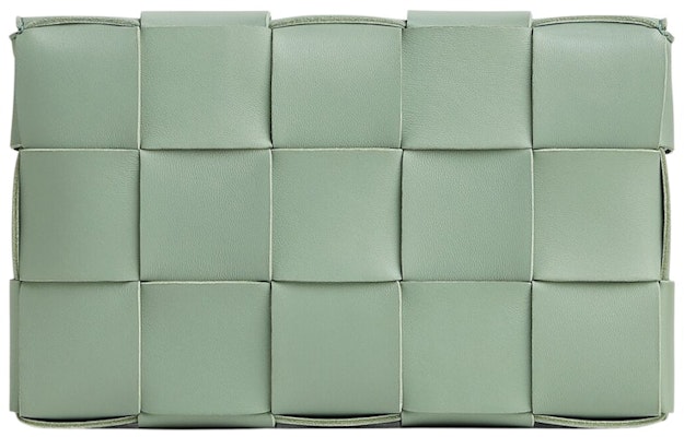 Bottega Veneta Cassette Intreccio Beg Sandang Sisi Sauge Baharu Lookbook Bottega Veneta Cassette Intreccio Beg Sandang Sisi Sauge Baharu