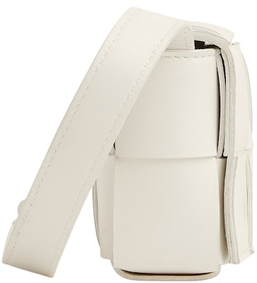 Bottega Veneta Kaset Mini Intreccio Putih Order Bottega Veneta Kaset Mini Intreccio Putih