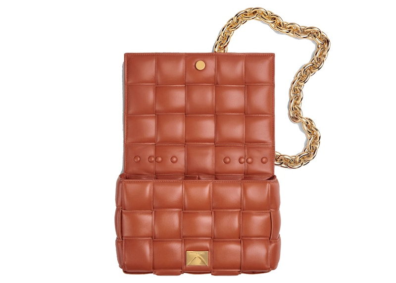 Lookbook ボッテガ・ヴェネタ チェインカセットクロスボディバッグ メープル