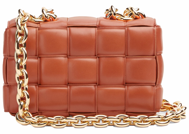 Lookbook ボッテガ・ヴェネタ チェインカセット パッド入りイントレッチョショルダーバッグ メープル