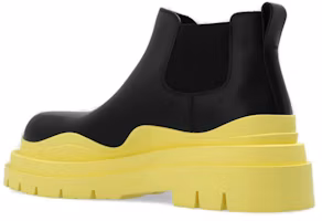 Shop Bottega Veneta Stivali Chelsea ''Nero Giallo'' 630281VBS501335