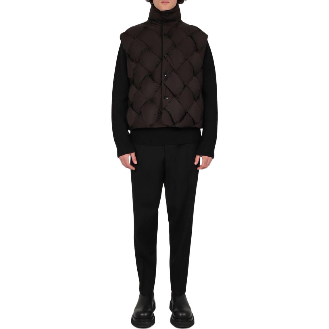 Shop Bottega Veneta FW22 Suéter de Cuello Alto Negro de Lana. 704896V07J01000