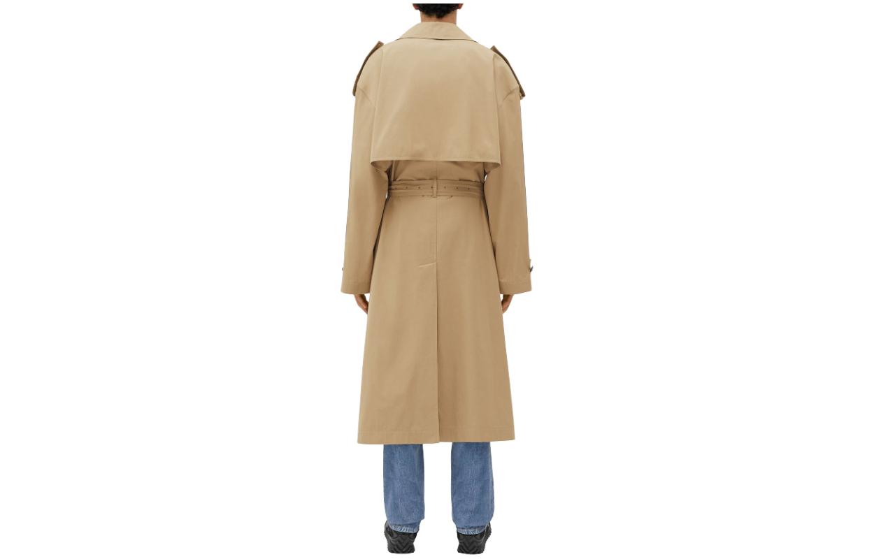 Lookbook Bottega Veneta FW23 棉質雙排扣卡其長版風衣外套 749968VA5Y09733