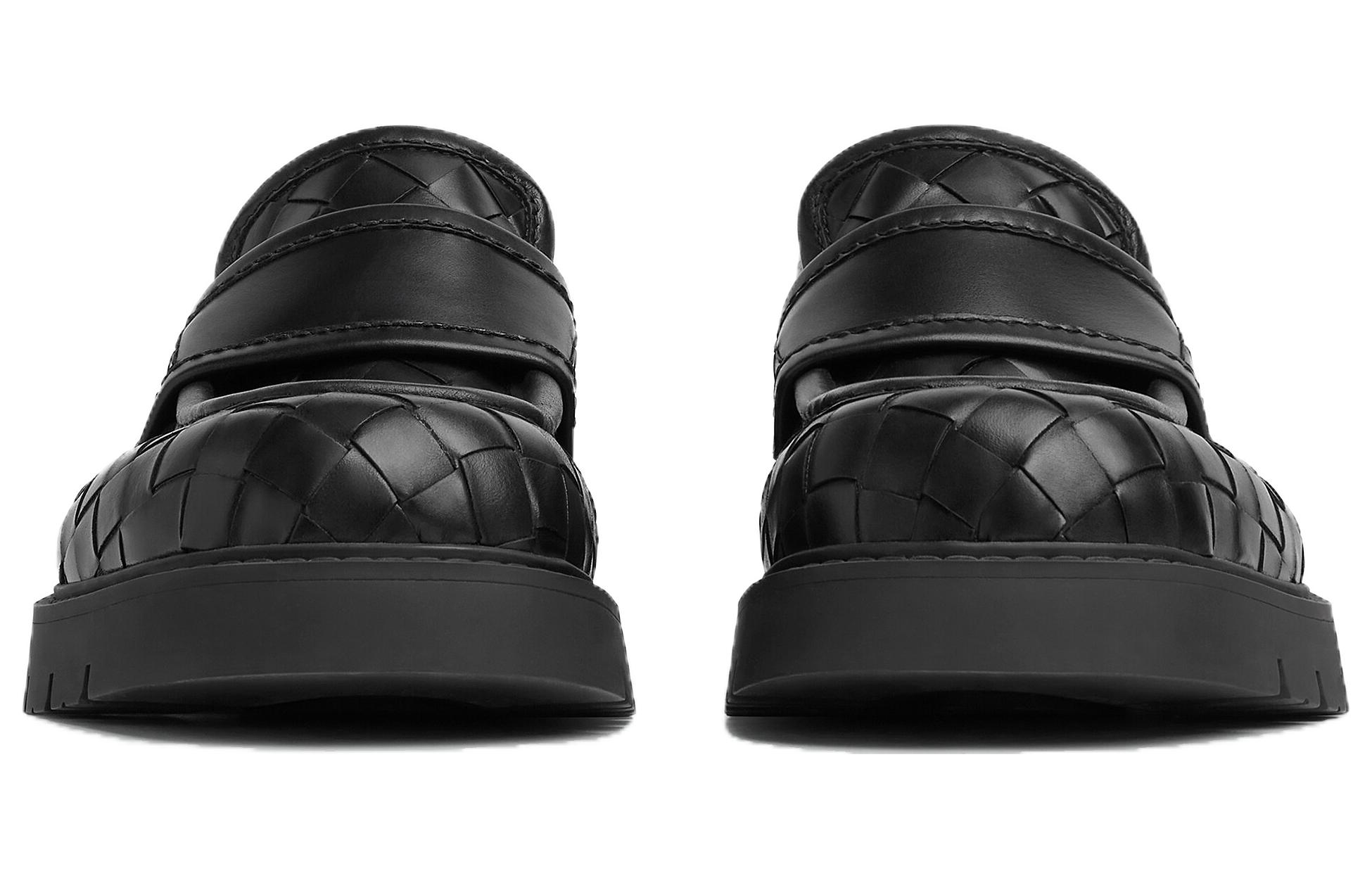 Lookbook 葆蝶家Haddock黑色乐福鞋 764508-V2WT0-1000