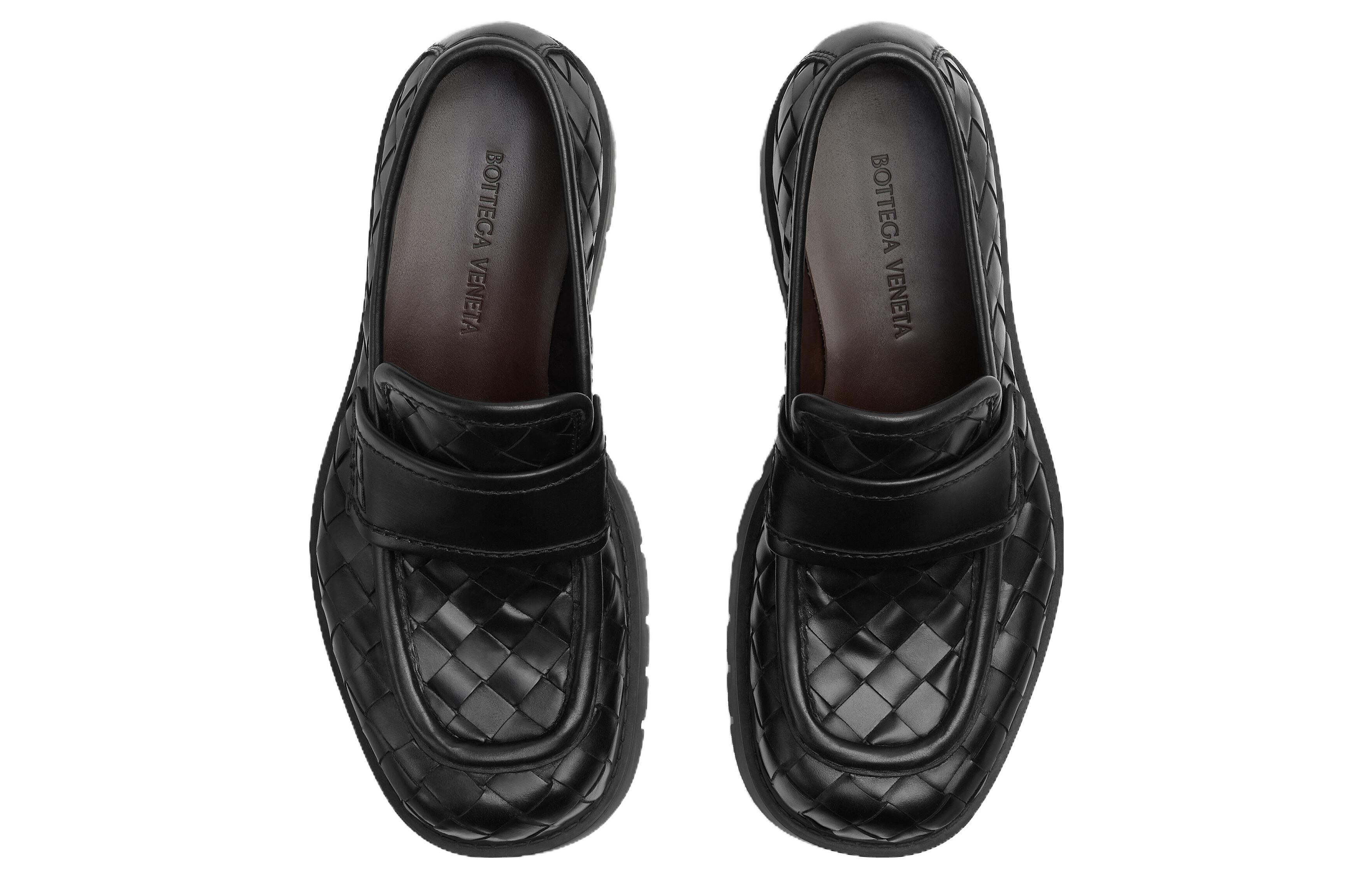 Shop 葆蝶家Haddock黑色乐福鞋 764508-V2WT0-1000