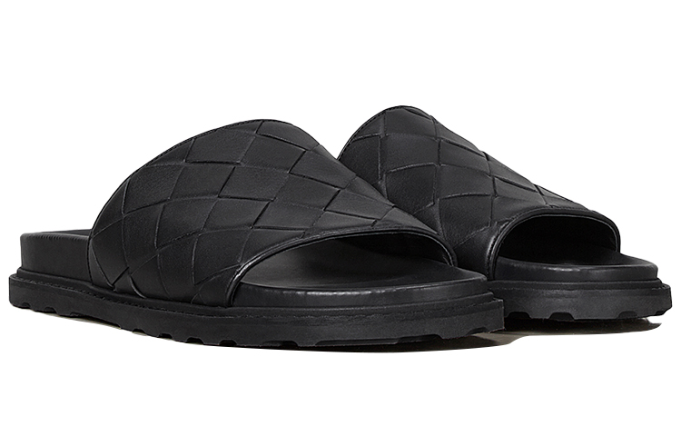 Lookbook 보테가 베네타 인트레치아토 가죽 슬라이드 (블랙) 578264VT0301000