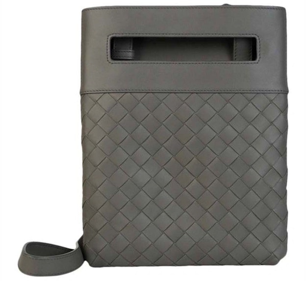 bottega-veneta-intrecciato-messenger-graphite