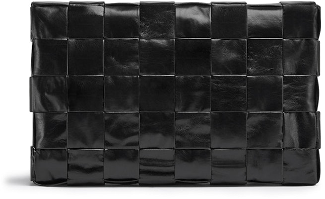 Bottega Veneta Intreccio Cassette Maxi Hitam Order Bottega Veneta Intreccio Cassette Maxi Hitam