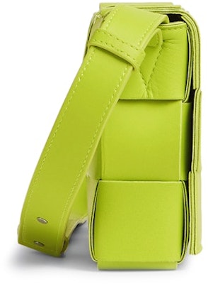 보테가 베네타 인트레치오 카세트 산뜻한 키위
Order 보테가 베네타 인트레치오 카세트 산뜻한 키위