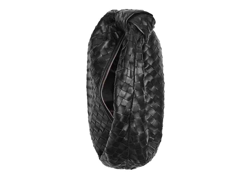 Lookbook Bottega Veneta 經典編織黑色Jodie手袋