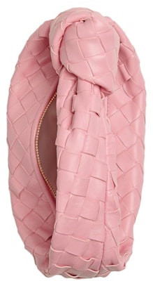 葆蝶家Jodie迷你义大利编织粉色手提包 Lookbook 葆蝶家Jodie迷你义大利编织粉色手提包