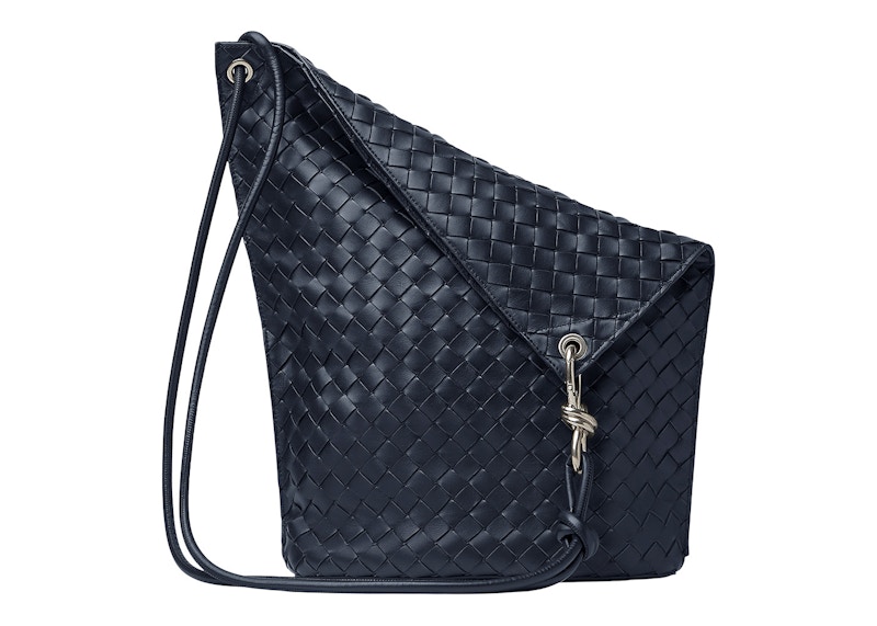 Buy 葆蝶家 Knot 中号 Intrecciato Space 水桶包