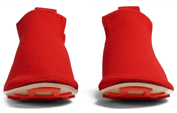 Shop 葆蝶家红色编织拖鞋 658768-V0VI0-8962