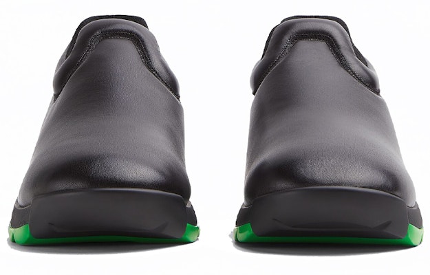 Bottega Veneta 黑色皮革无鞋带跑鞋 667069VBSD01295 Lookbook Bottega Veneta 黑色皮革无鞋带跑鞋 667069VBSD01295