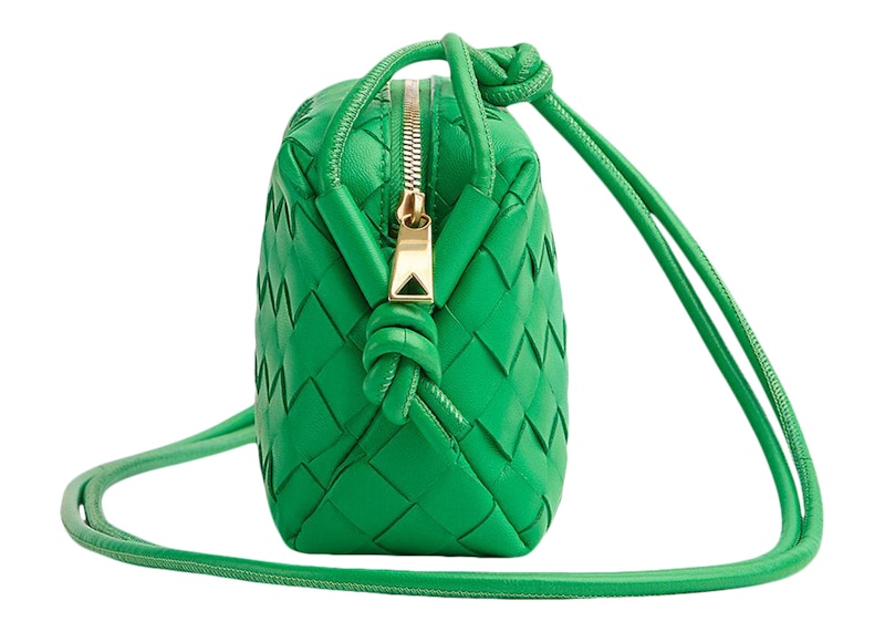 Order Tas Mini Kamera Bottega Veneta Loop Intrecciato Parakeet