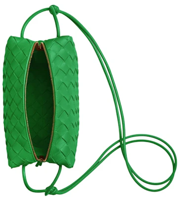 Bottega Veneta小型鸚鵡綠Intrecciato相機包 Lookbook Bottega Veneta小型鸚鵡綠Intrecciato相機包