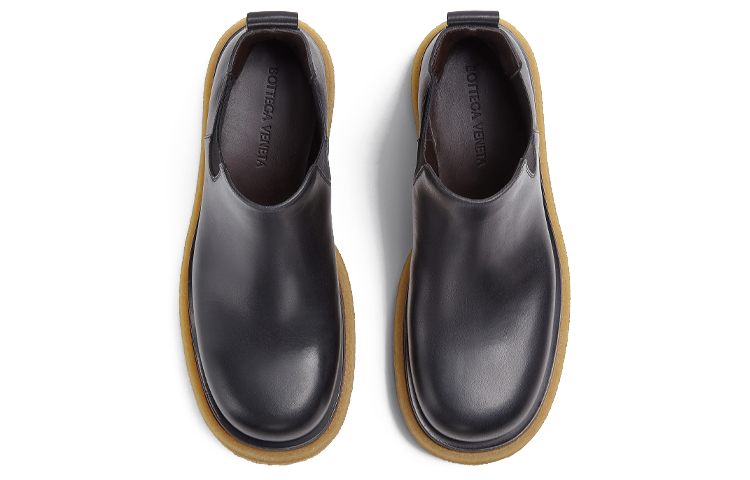 Lookbook Bottega Veneta Bota Lug Cropped 'Negro Gum' 668369VBS501000