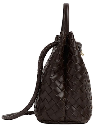 Bottega Veneta中號Andiamo提把包配滑動斜挎肩帶Intrecciato巧克力色。 Order Bottega Veneta中號Andiamo提把包配滑動斜挎肩帶Intrecciato巧克力色。