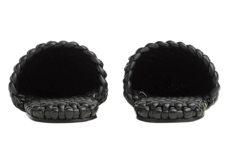 Shop 葆蝶家 黑色露趾便鞋 716265V2IL01000