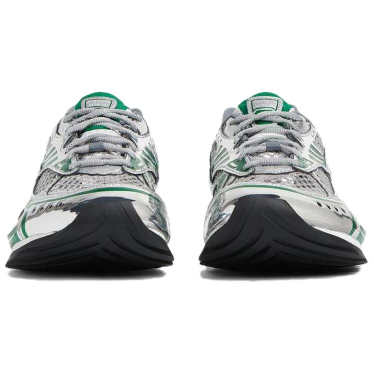 Shop ボッテガ・ヴェネタ Orbit スニーカー「シルバーパラキート」 741357V2X401428