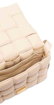 Bottega Veneta Padded Cassete Beige Lookbook Bottega Veneta Padded Cassete Beige