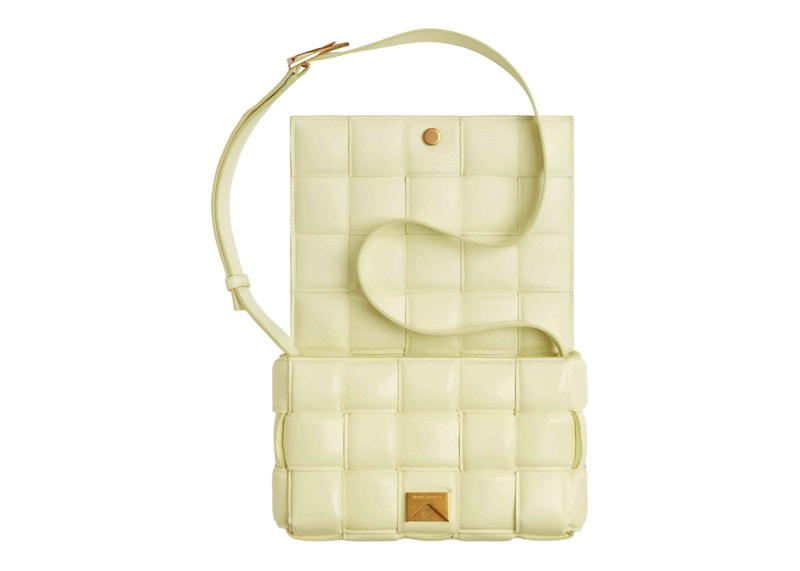 Lookbook Bottega Veneta Padded Cassette Zest Lavado