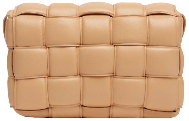 ボッテガ・ヴェネタ パデッドカセット インタッチャート アーモンド Order ボッテガ・ヴェネタ パデッドカセット インタッチャート アーモンド