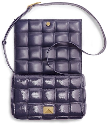 ボッテガ・ヴェネタ パデッドカセット イントレチャート レーズン Lookbook ボッテガ・ヴェネタ パデッドカセット イントレチャート レーズン